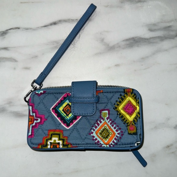 BNWOT Vera Bradley Smartphone Wristlet: “Painted Medallions” - Picture 14 of 16